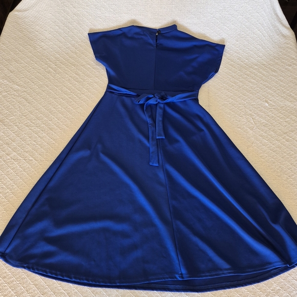 Boohoo Royal Blue Midi Dress - Picture 7 of 9